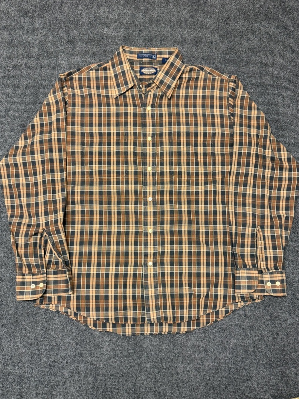 Vintage 1990s plaid lightweight long sleeve button up shirt